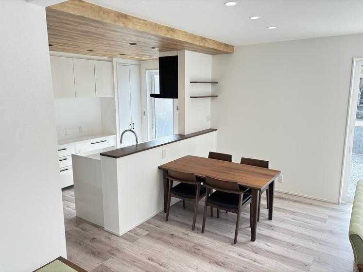 土地+建物（3LDK)+外構工事及び付帯設備含む総額￥3,678万円
立地条件：土地成型が良く駐車がスムーズな配置計画で日当たり良好な閑静な住宅地
建物のポイント：新築建売住宅　長期優良住宅認定・耐震性能は国内最高等級の3取得のイメージ6