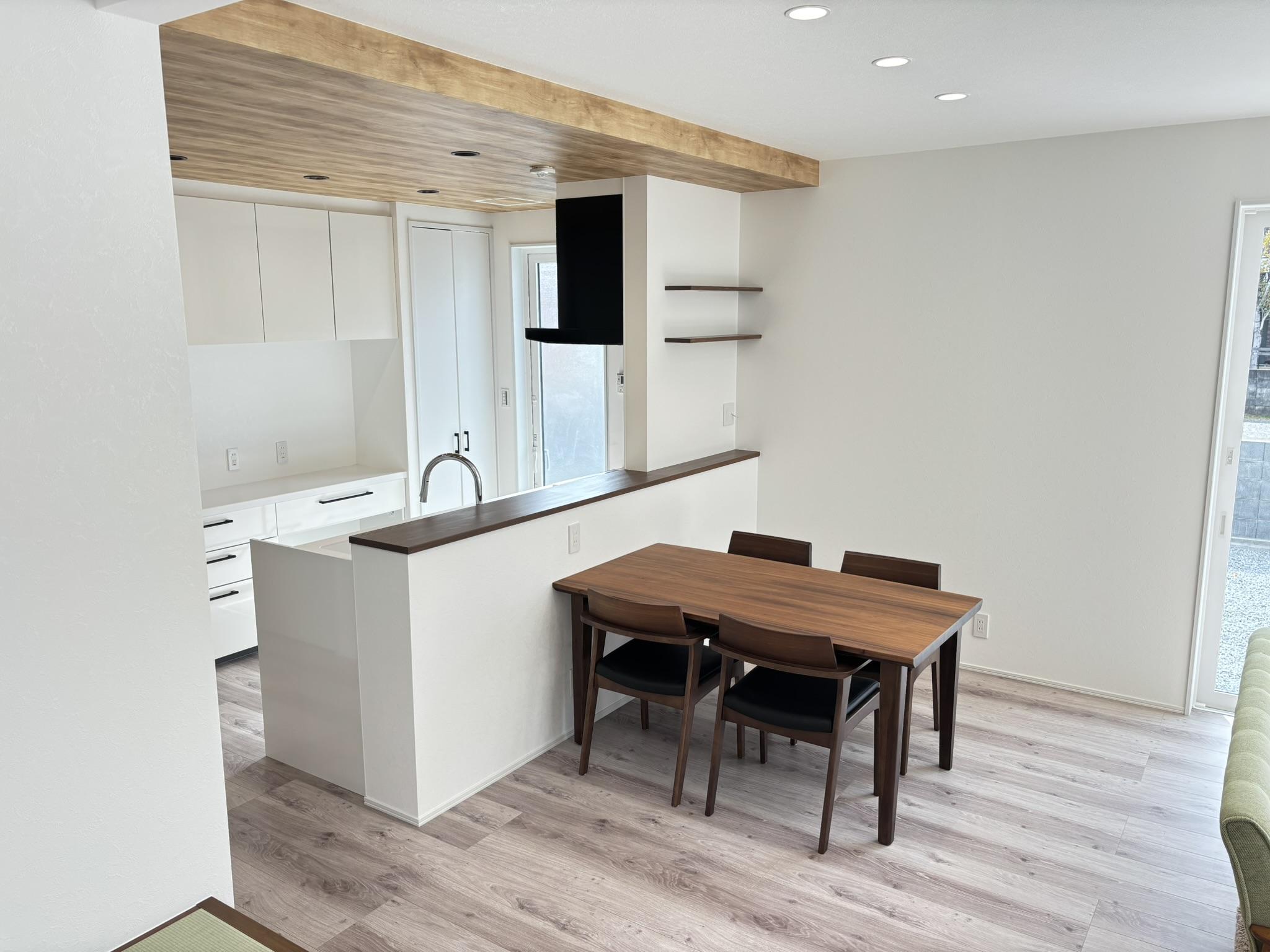 土地+建物（3LDK)+外構工事及び付帯設備含む総額￥3,678万円
立地条件：土地成型が良く駐車がスムーズな配置計画で日当たり良好な閑静な住宅地
建物のポイント：新築建売住宅　長期優良住宅認定・耐震性能は国内最高等級の3取得イメージ6