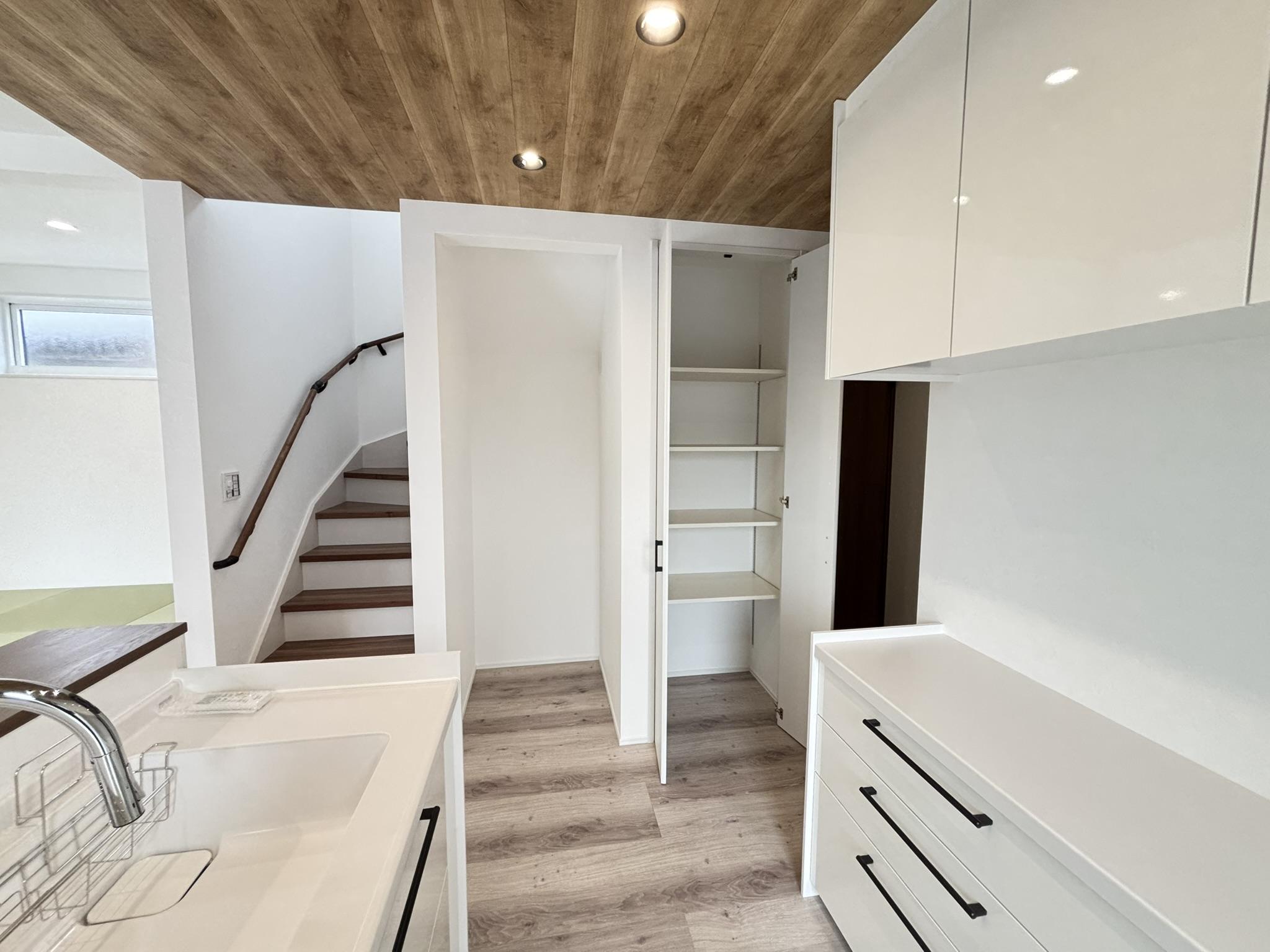 土地+建物（3LDK)+外構工事及び付帯設備含む総額￥3,678万円
立地条件：土地成型が良く駐車がスムーズな配置計画で日当たり良好な閑静な住宅地
建物のポイント：新築建売住宅　長期優良住宅認定・耐震性能は国内最高等級の3取得イメージ10