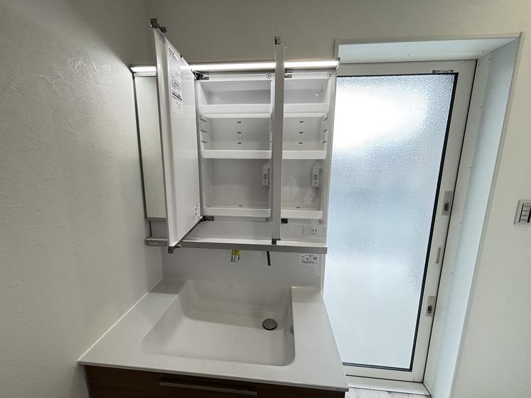 土地+建物（3LDK)+外構工事及び付帯設備含む総額￥3,678万円
立地条件：土地成型が良く駐車がスムーズな配置計画で日当たり良好な閑静な住宅地
建物のポイント：新築建売住宅　長期優良住宅認定・耐震性能は国内最高等級の3取得のイメージ15