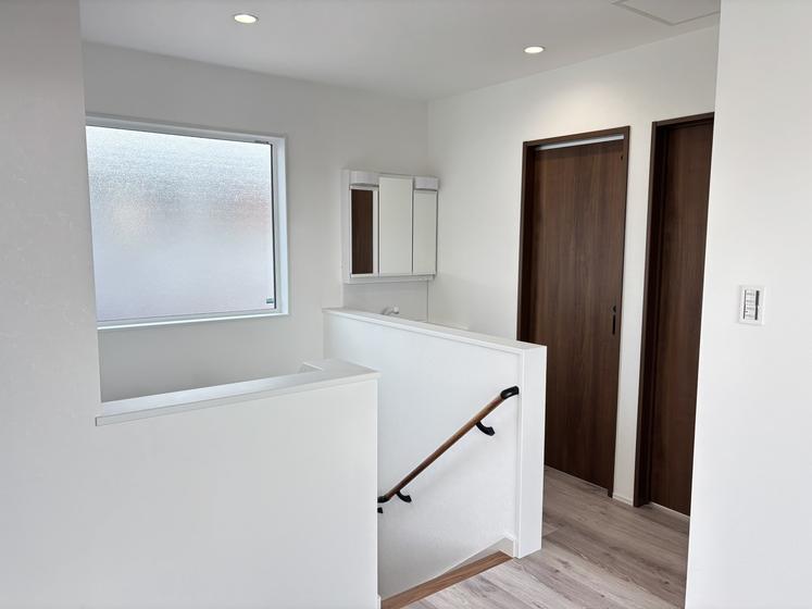 土地+建物（3LDK)+外構工事及び付帯設備含む総額￥3,678万円
立地条件：土地成型が良く駐車がスムーズな配置計画で日当たり良好な閑静な住宅地
建物のポイント：新築建売住宅　長期優良住宅認定・耐震性能は国内最高等級の3取得のイメージ18