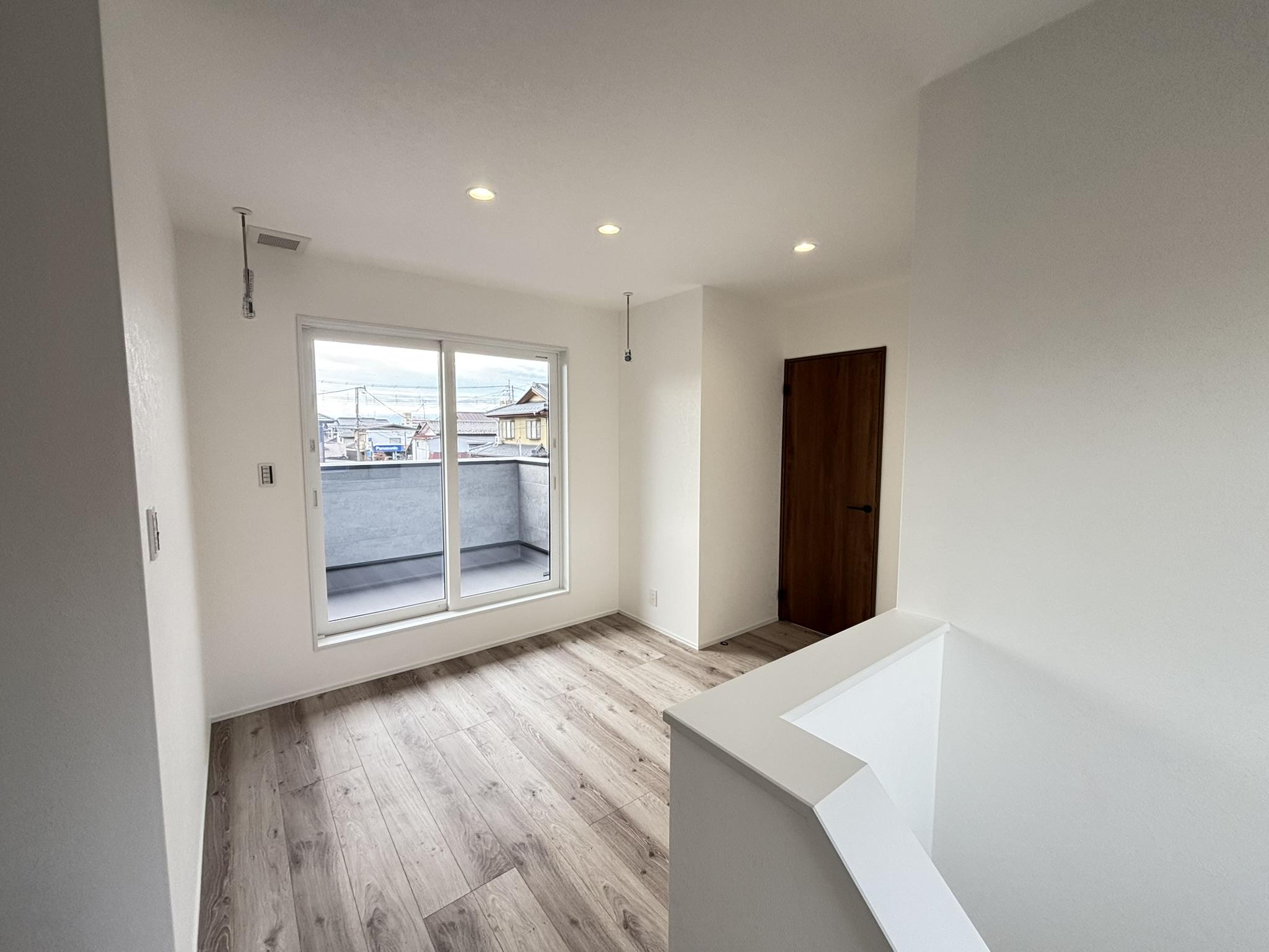 土地+建物（3LDK)+外構工事及び付帯設備含む総額￥3,678万円
立地条件：土地成型が良く駐車がスムーズな配置計画で日当たり良好な閑静な住宅地
建物のポイント：新築建売住宅　長期優良住宅認定・耐震性能は国内最高等級の3取得イメージ20