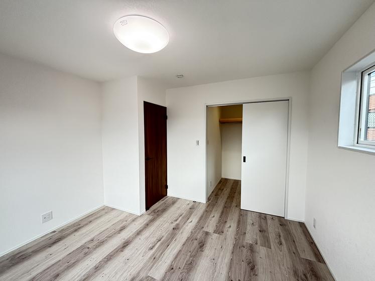 土地+建物（3LDK)+外構工事及び付帯設備含む総額￥3,678万円
立地条件：土地成型が良く駐車がスムーズな配置計画で日当たり良好な閑静な住宅地
建物のポイント：新築建売住宅　長期優良住宅認定・耐震性能は国内最高等級の3取得のイメージ22