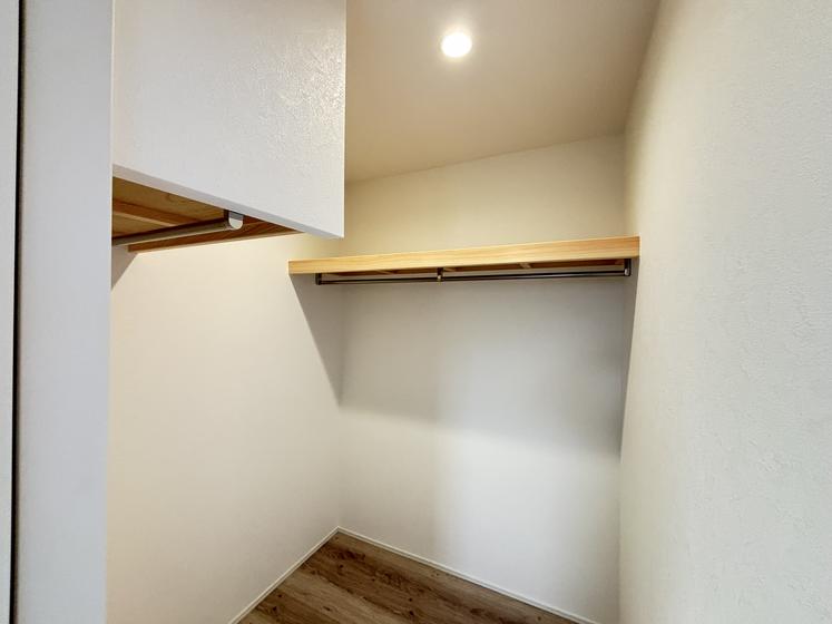 土地+建物（3LDK)+外構工事及び付帯設備含む総額￥3,678万円
立地条件：土地成型が良く駐車がスムーズな配置計画で日当たり良好な閑静な住宅地
建物のポイント：新築建売住宅　長期優良住宅認定・耐震性能は国内最高等級の3取得のイメージ23